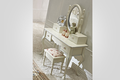 ../Static/UpFile/Furniture/FuYaXuan/BedRoom/妆台6811_235x156.jpg 图片